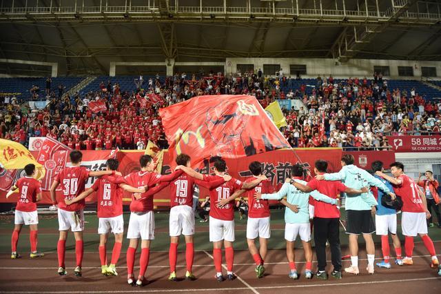 安东尼自贝蒂斯首秀以来禁区外进6球，五大联赛仅次于姆巴佩（安东尼自贝蒂斯首秀至今已轰6记禁区外进球，五大联赛仅逊姆巴佩）