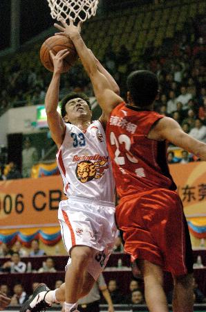 法尔克：曼联和纽卡曾有意沃尔特马德，但他目前不想离开德甲（德媒法尔克：曼联与纽卡曾追求沃尔特马德，球员暂不打算离开德甲）