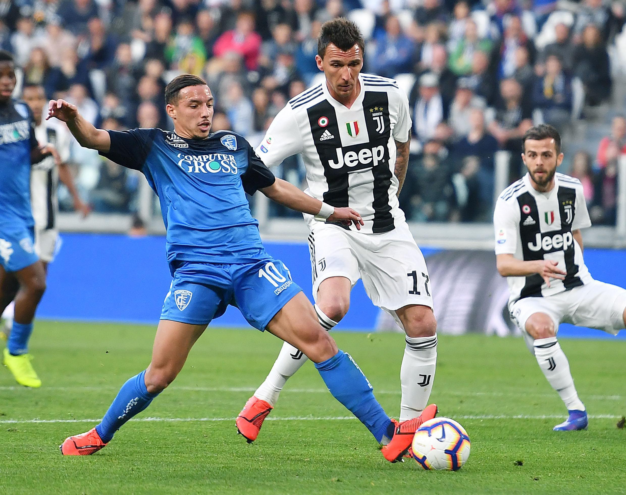 阿坎吉：为球队服务最重要；最想要队友的能力？泽林斯基的技术（阿坎吉：团队至上，最想拥有泽林斯基的技术）