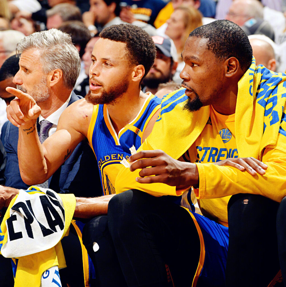 泰州队门将戴曜城谈苏超夺冠：我们值得冠军，泰州人民过年了（泰州队门将戴曜城评苏超封王：冠军实至名归，泰州举城同庆）