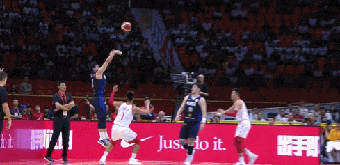 17岁中国少年在美高中拍运动,还清器材贷款（17岁中国少年在美高中拍体育视频，靠作品还清摄影器材贷款）