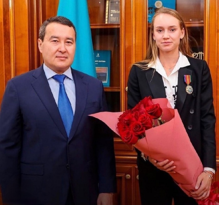 为他做得非 为他做得非